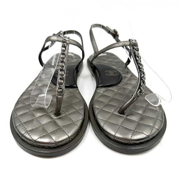 Chanel Thong Sandals Chain CC Logo Dark Silver Leather Quilted Flat 37.5 / 7.5 - Picture 4 of 11